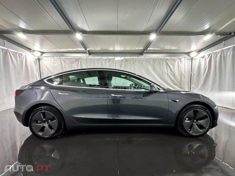 Tesla Model 3 Long-Range Dual Motor AWD — fotografia 11