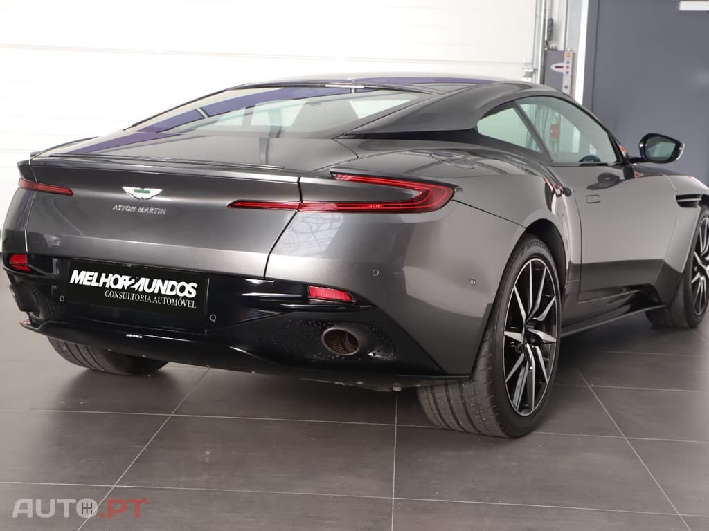Aston Martin DB11 Coupé V8 Auto