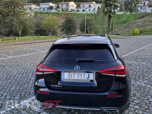 Mercedes-Benz A 250 progressive line 8G DCT