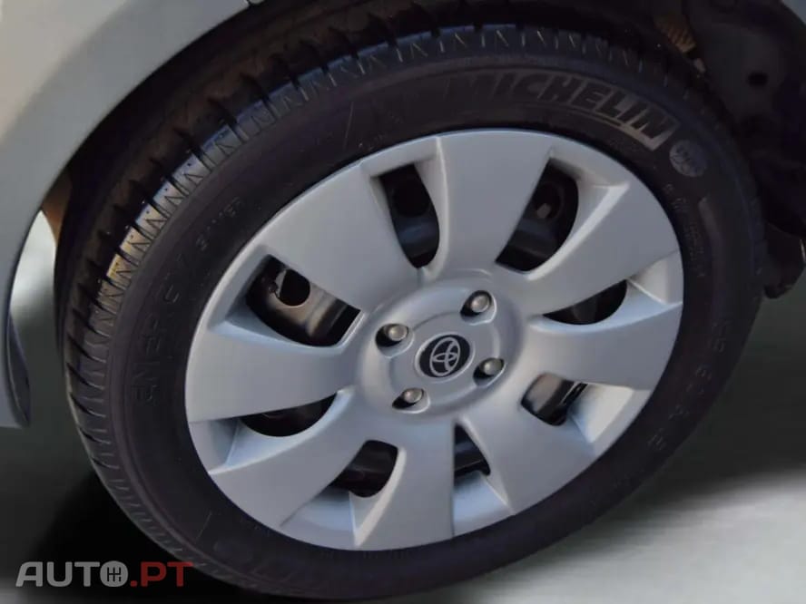 Toyota Yaris 1.0 VVT-i Sol
