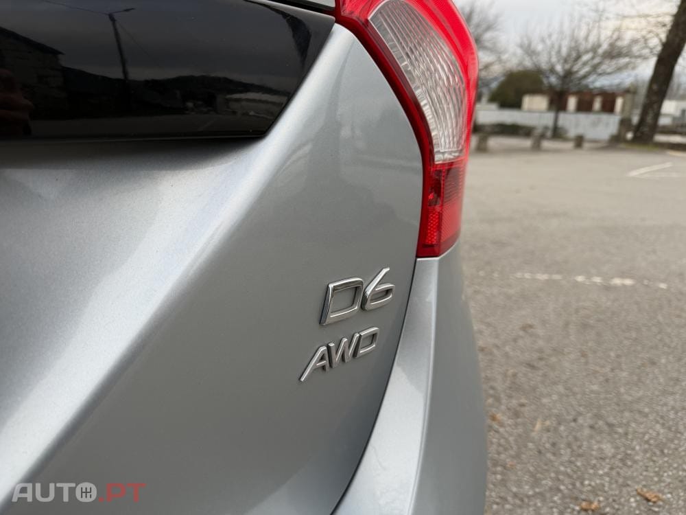 Volvo V60 D6 Plug-In-Hybrid AWD Geartronic Pure Limited