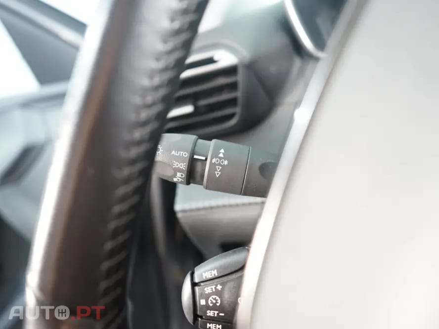 Peugeot 2008 1.2 PureTech Allure