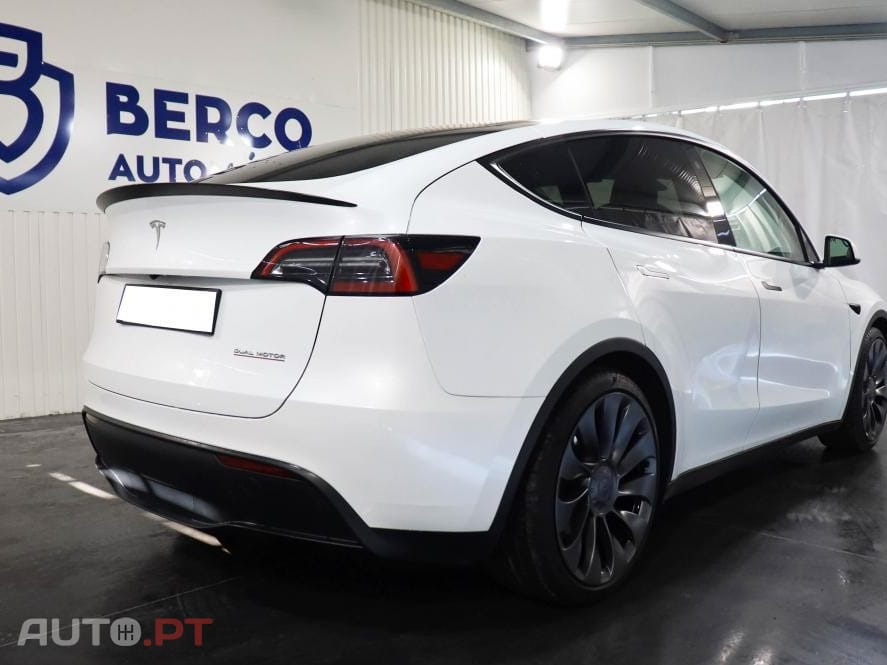 Tesla Model Y Performance Dual Motor AWD