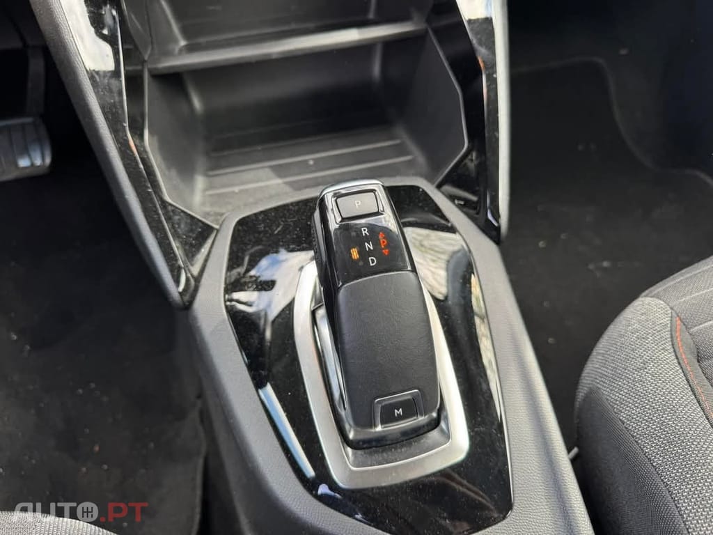 Peugeot 208 1.2 PureTech Allure EAT8
