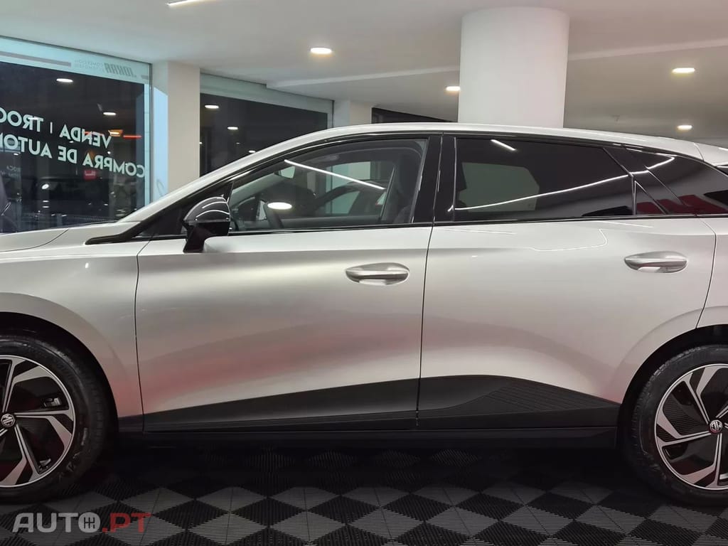 MG MG4 64 KWH LUXURY
