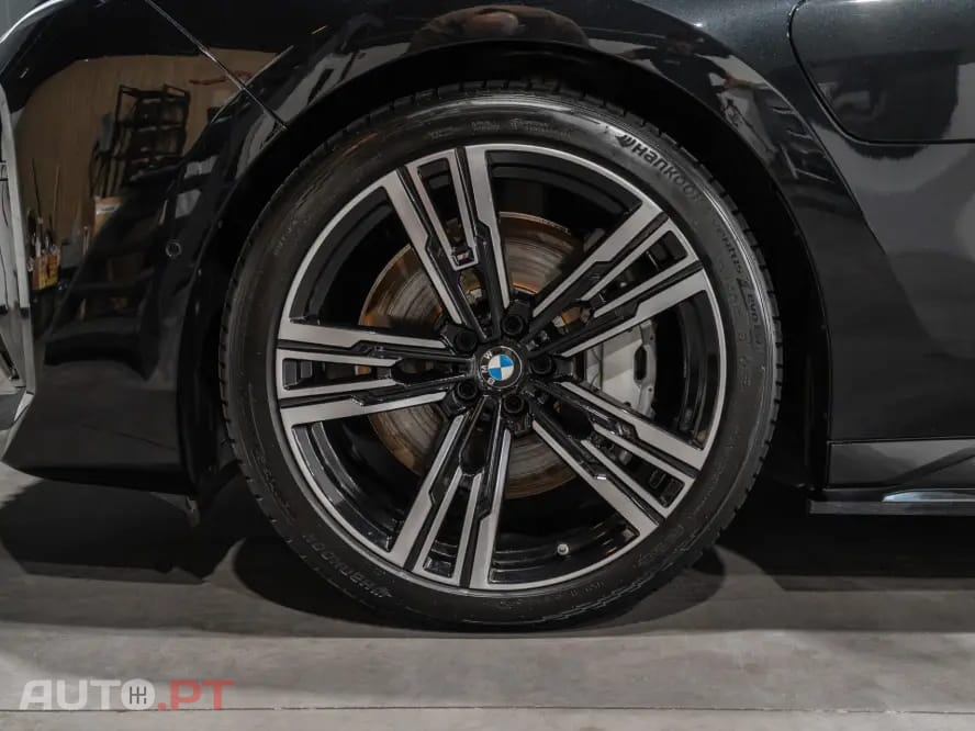 BMW 750 750e xDrive Pack Desportivo M