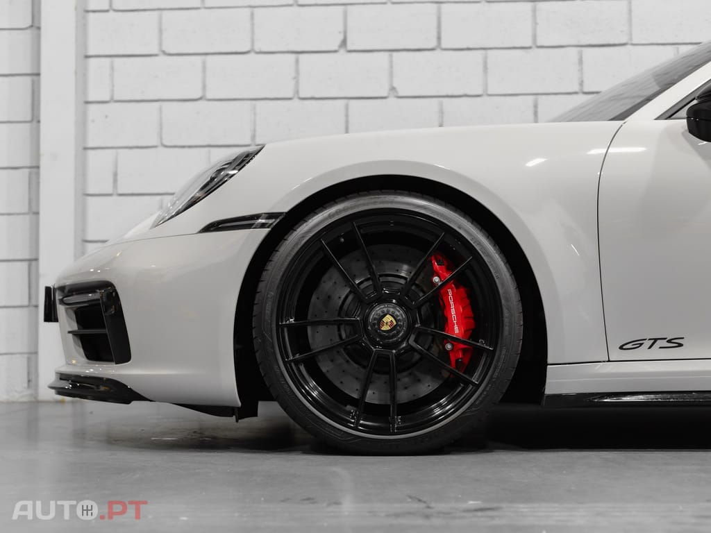 Porsche 992 Carrera 4 GTS PDK