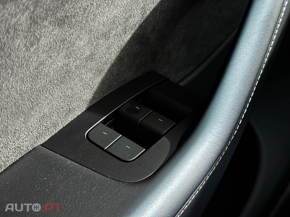 Tesla Model Y Long Range RWD