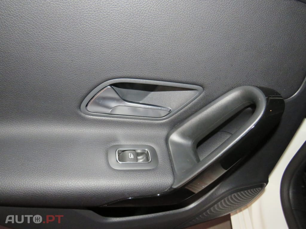 Mercedes-Benz A 180 Automático