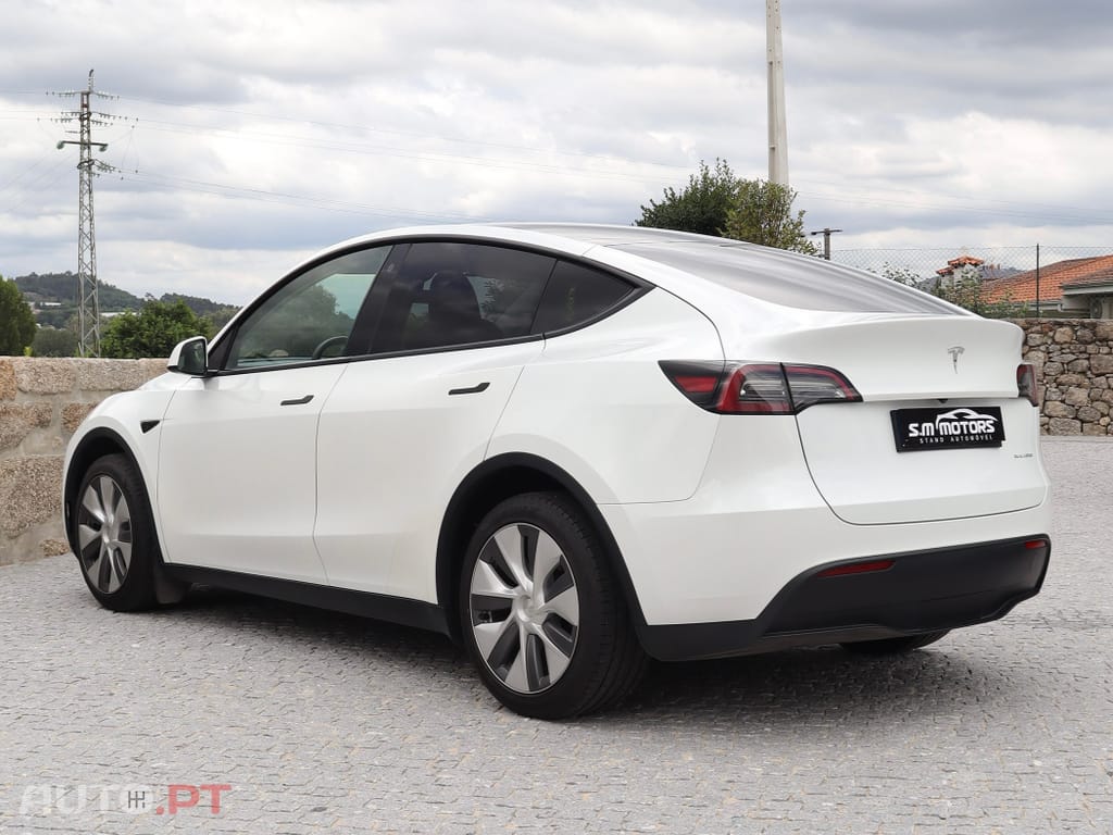 Tesla Model Y Long Range Dual Motor AWD