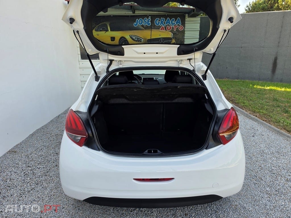 Peugeot 208 1.2 VTi Active