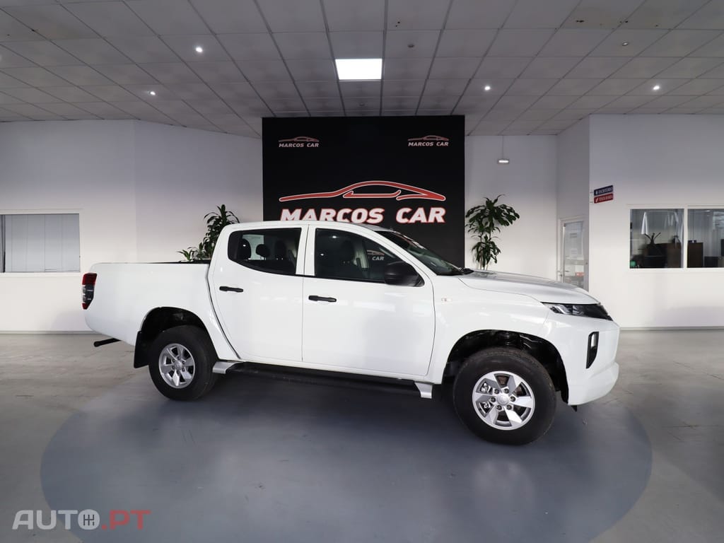 Mitsubishi L200 2.3 DI-D CD Invite Strakar Look 4WD