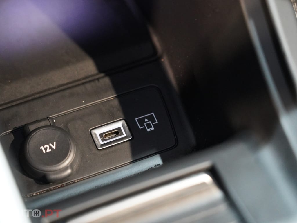 Peugeot 408 1.6 Hybrid Allure e-EAT8