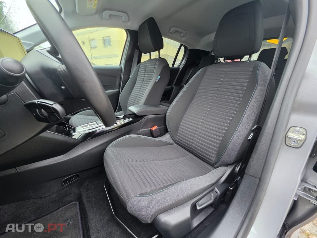 Peugeot E-208 50 kWh GT Pack