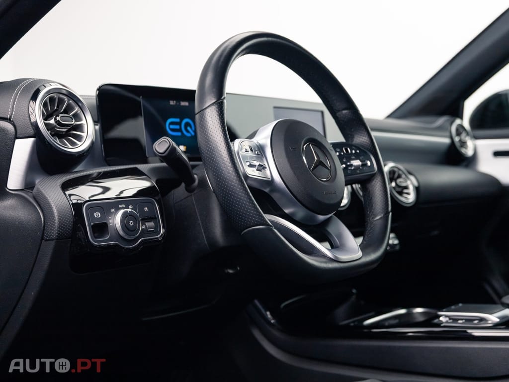 Mercedes-Benz A 250 e AMG Line