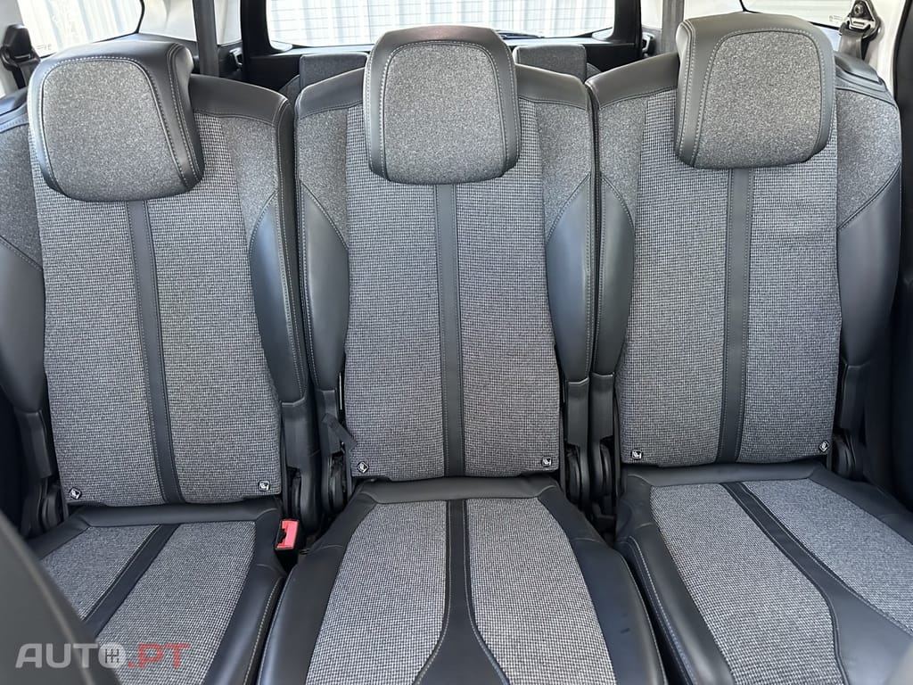 Peugeot 5008 1.6 BlueHDi Allure EAT6 J18