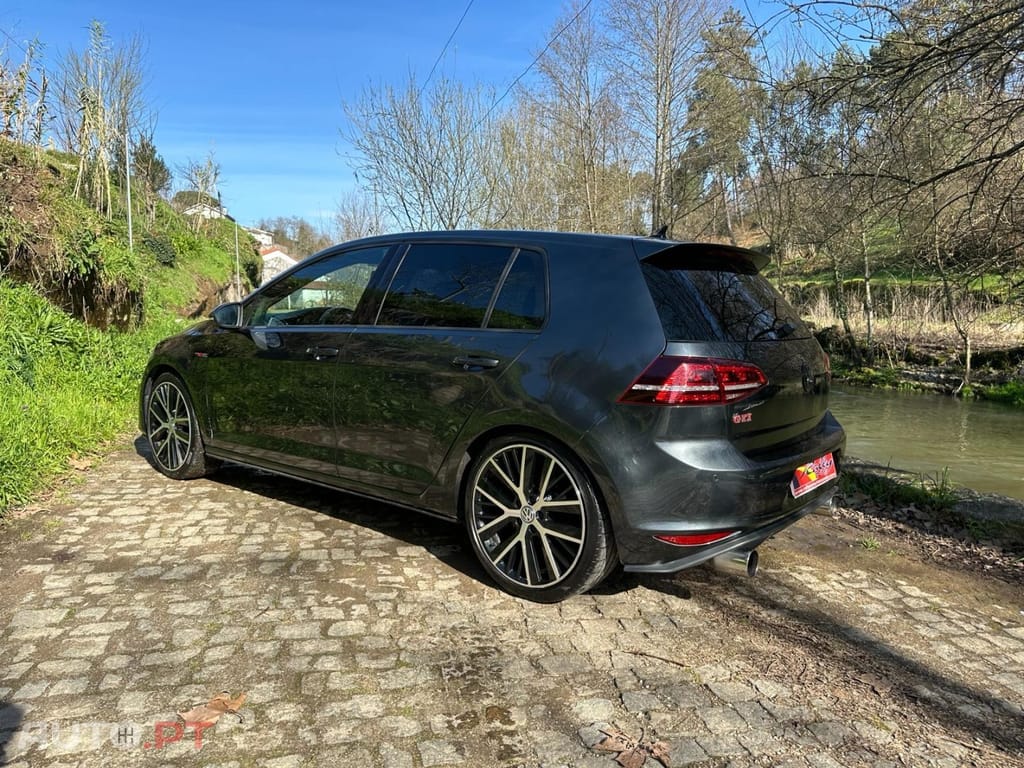 Volkswagen Golf 2.0 TSi GTi DSG Performance