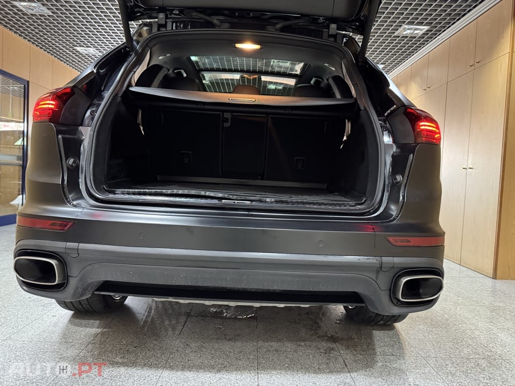 Porsche Cayenne Platinum Edition
