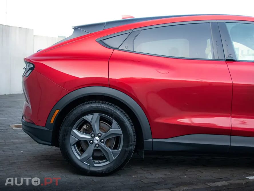 Ford Mustang Mach-E Standard