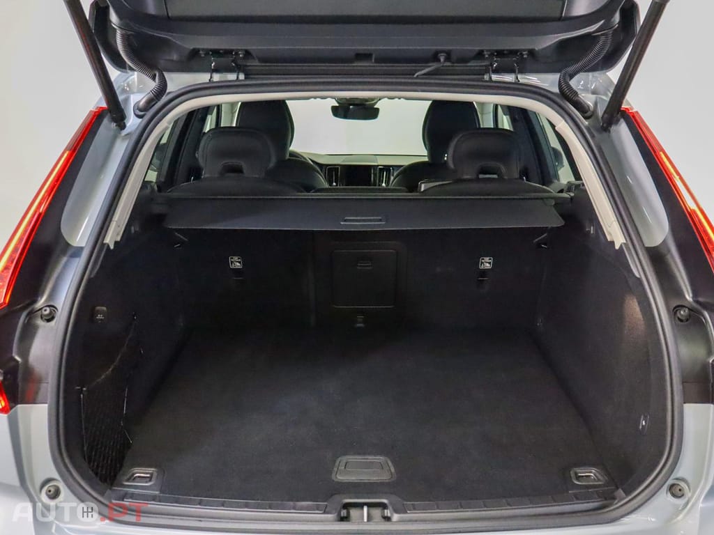 Volvo XC60 2.0 T6 PHEV Core AWD