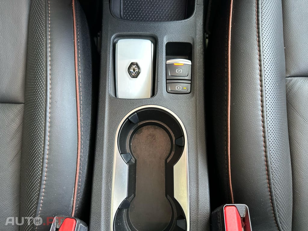 Renault Captur 1.6 E-Tech Plug-In Initiale Paris