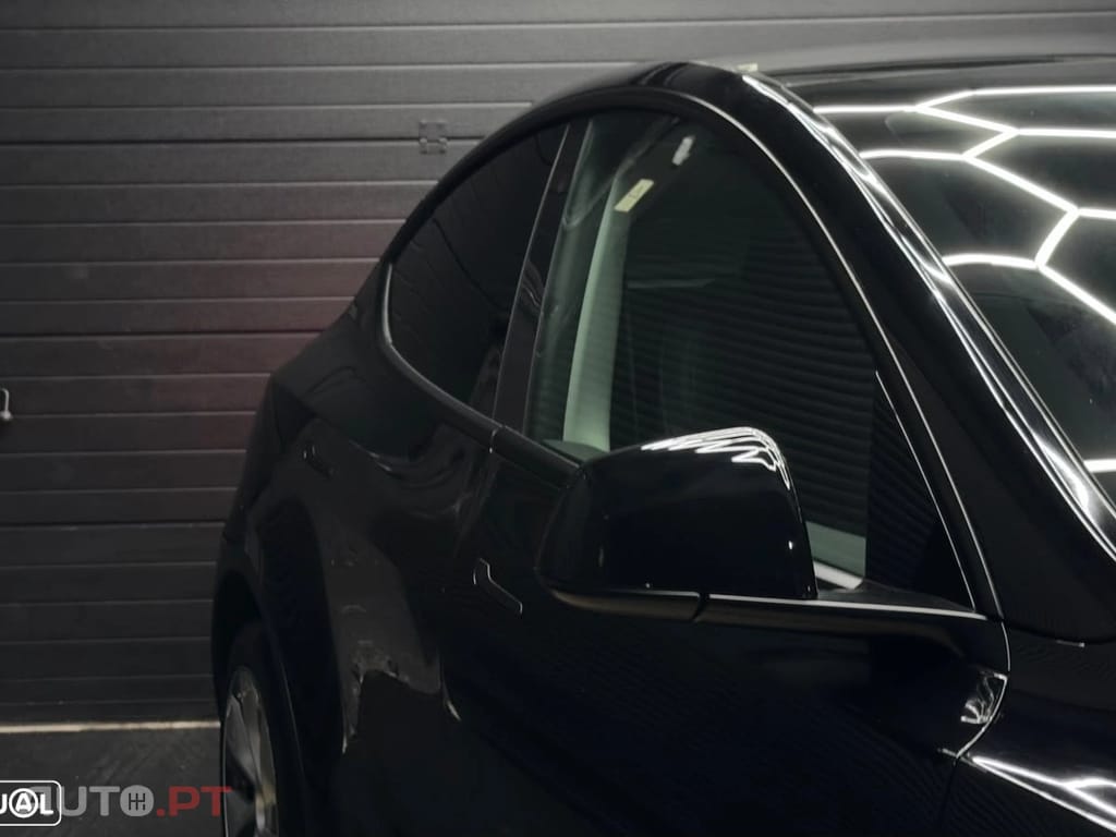 Tesla Model Y RWD