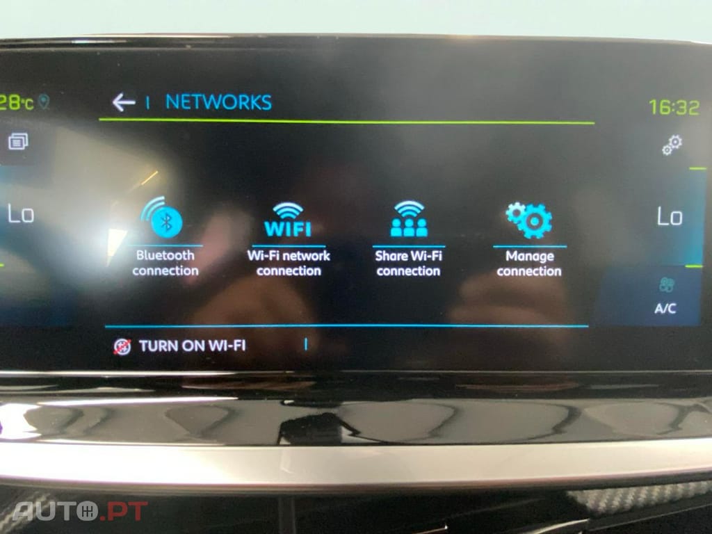 Peugeot E-2008 50 kWh Allure Pack