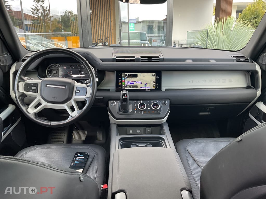 Land Rover Defender 3.0 D250 110 AWD X-Dynamic SE