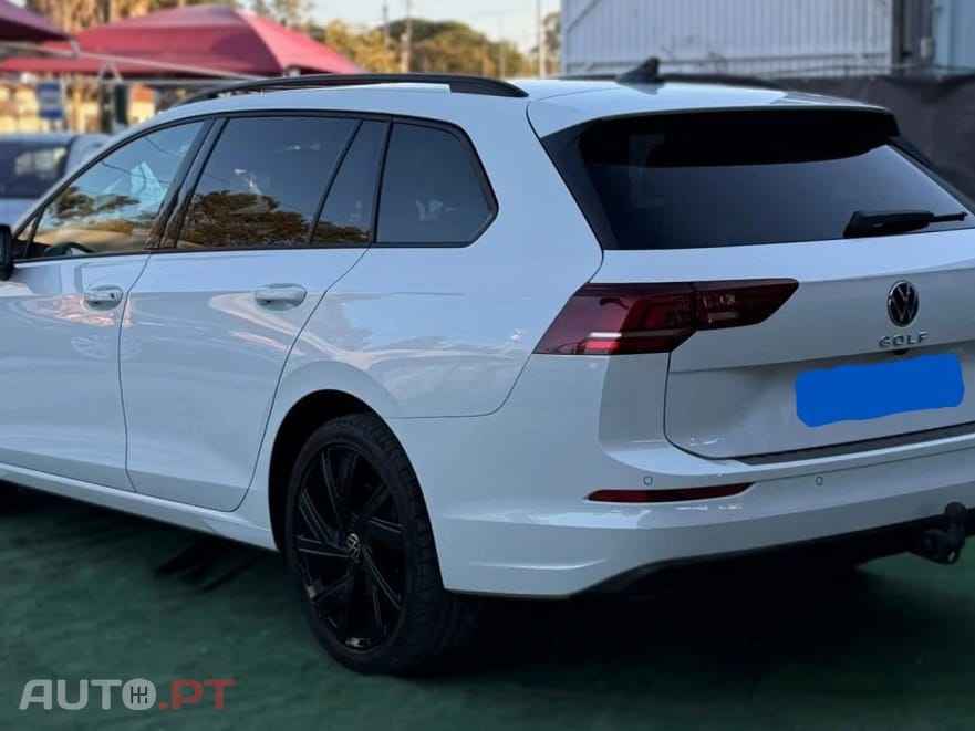 Volkswagen Golf 1.5 eTSI R-Line DSG