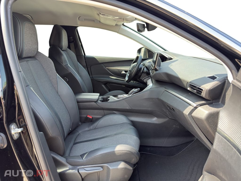 Peugeot 3008 1.6 Hybrid Allure e-EAT8