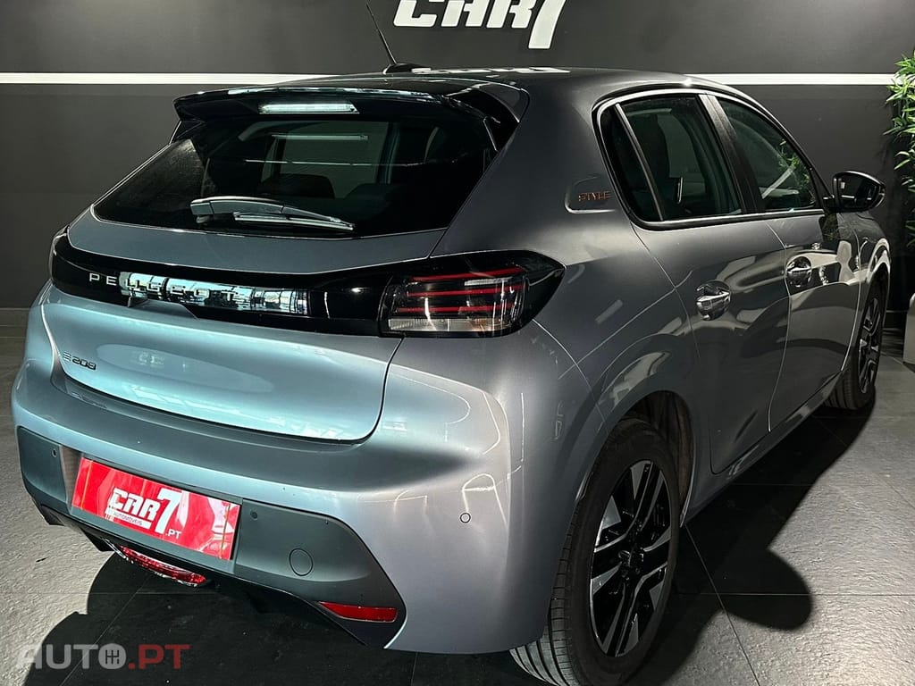 Peugeot E-208 50 kWh Style