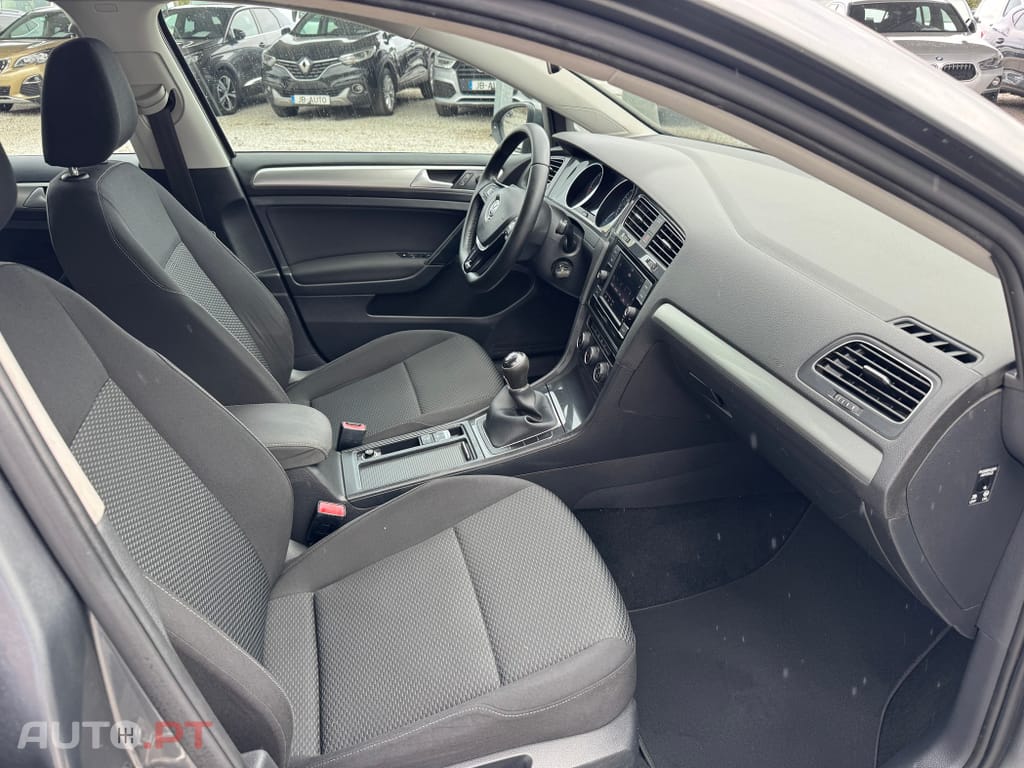 Volkswagen Golf 1.6 TDI Confortline