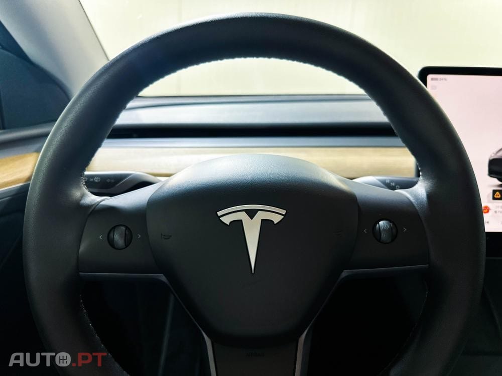 Tesla Model Y Long Range Dual Motor AWD