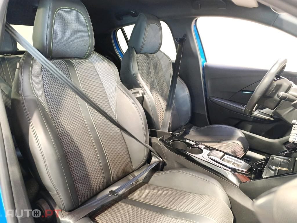 Peugeot E-208 50 kWh GT