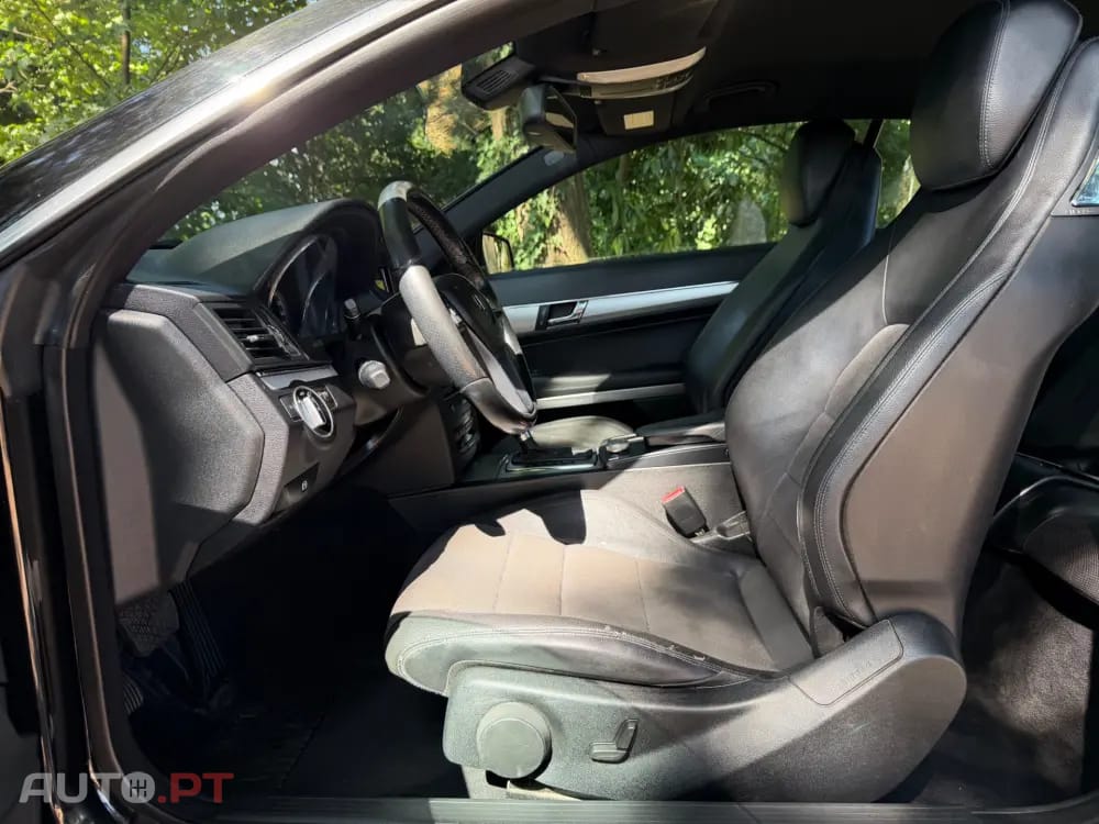 Mercedes-Benz E 220 (BlueTEC) d 9G-TRONIC