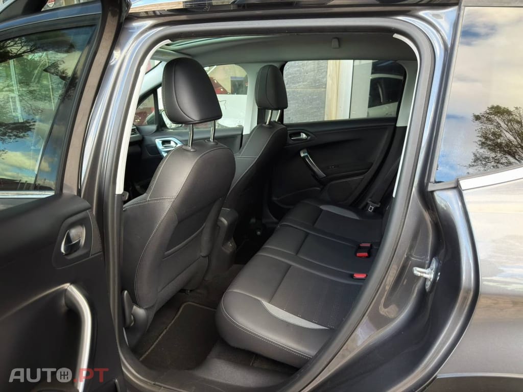 Peugeot 2008 1.2 PureTech Allure