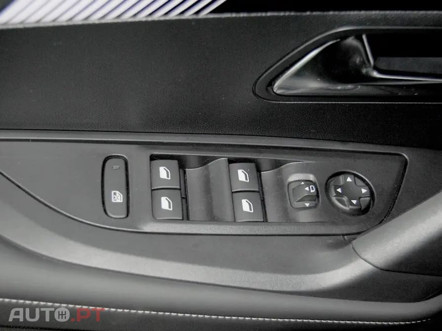 Peugeot 2008 1.2 Hybrid Allure e-DCS6