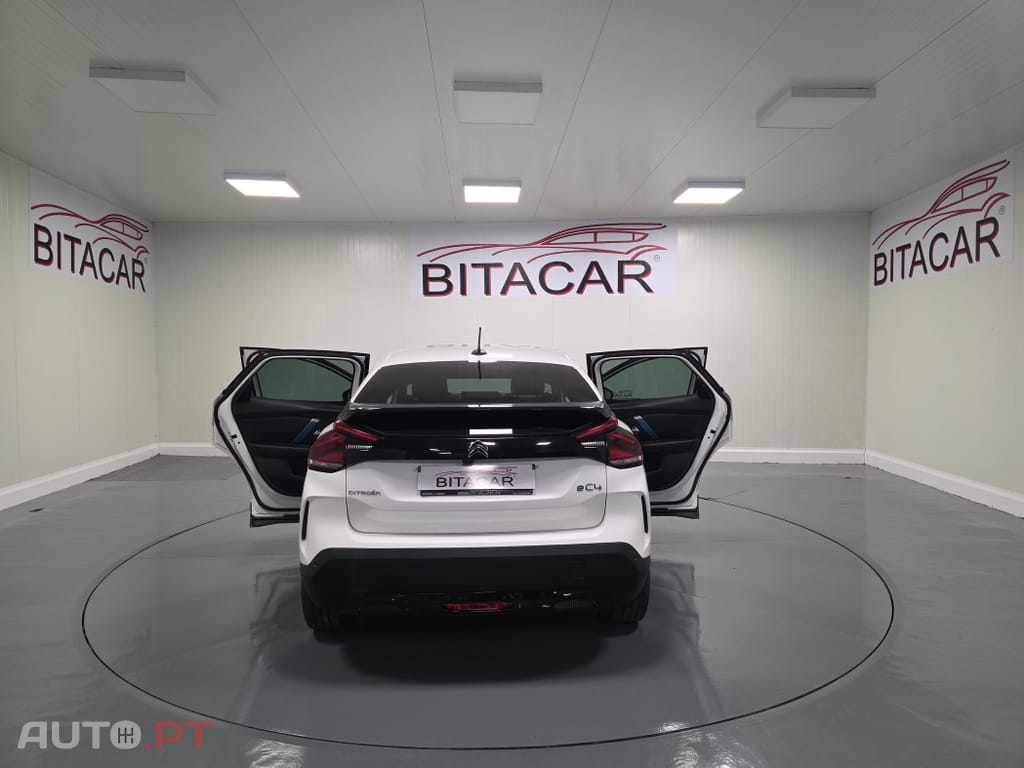 Citroën e-C4 50 kWh Shine — fotografia 30