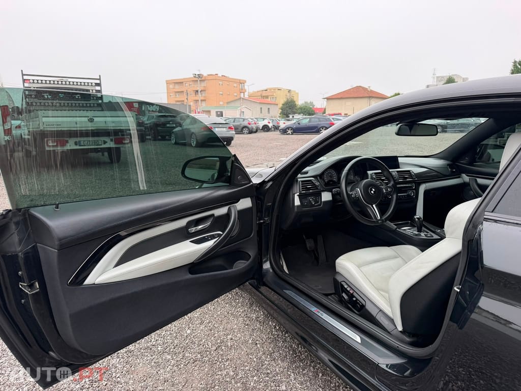 BMW M4 Auto