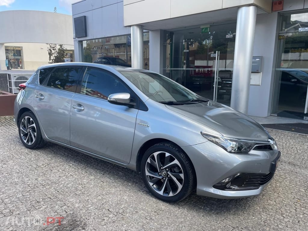 Toyota Auris 1.8 HSD Comfort +P.Techno+P.Sport