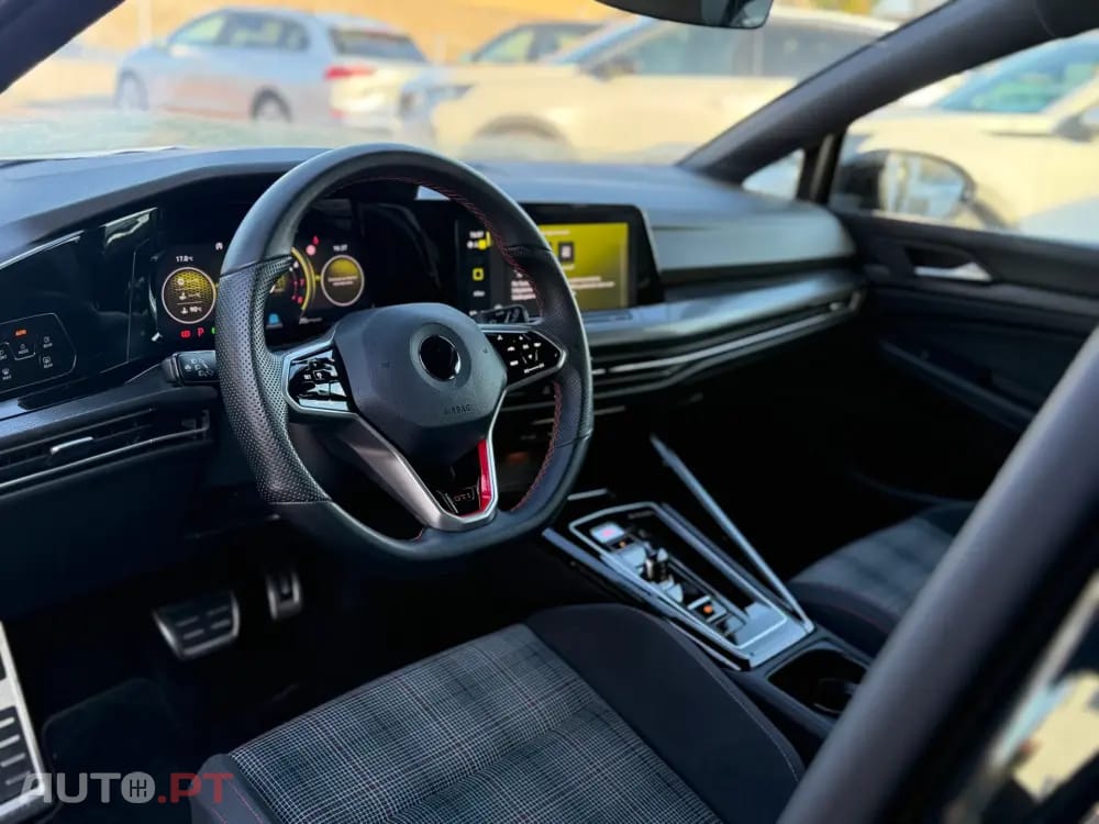 Volkswagen Golf 2.0 TSI GTI DSG