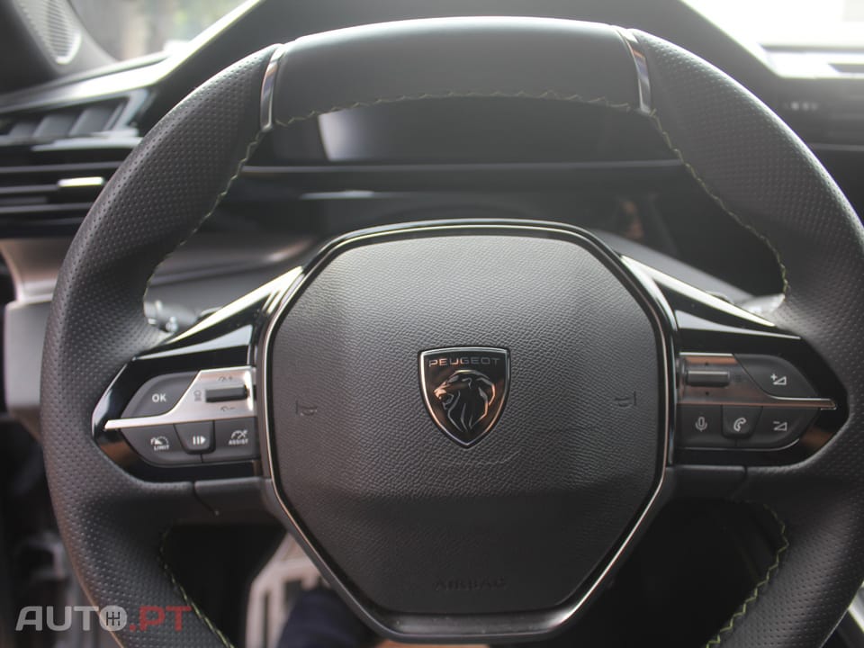 Peugeot 408 GT 58 kWh