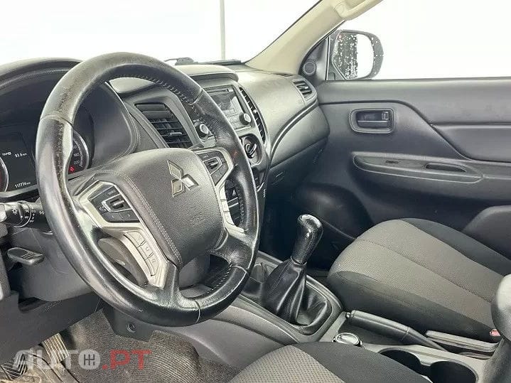 Mitsubishi L200 2.3 DI-D Strakar Space Cab Intense 4WD