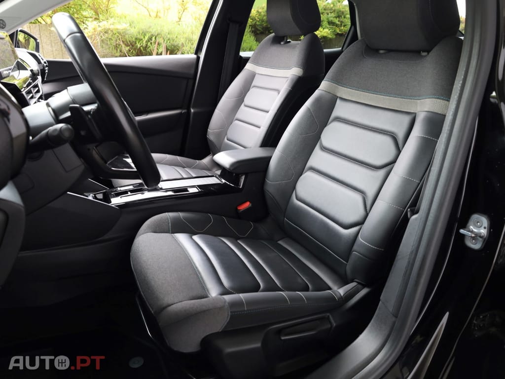 Citroen C4 X 1.2 PureTech Shine EAT8