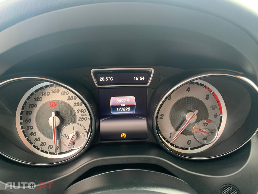 Mercedes-Benz CLA 180 d Shooting Brake