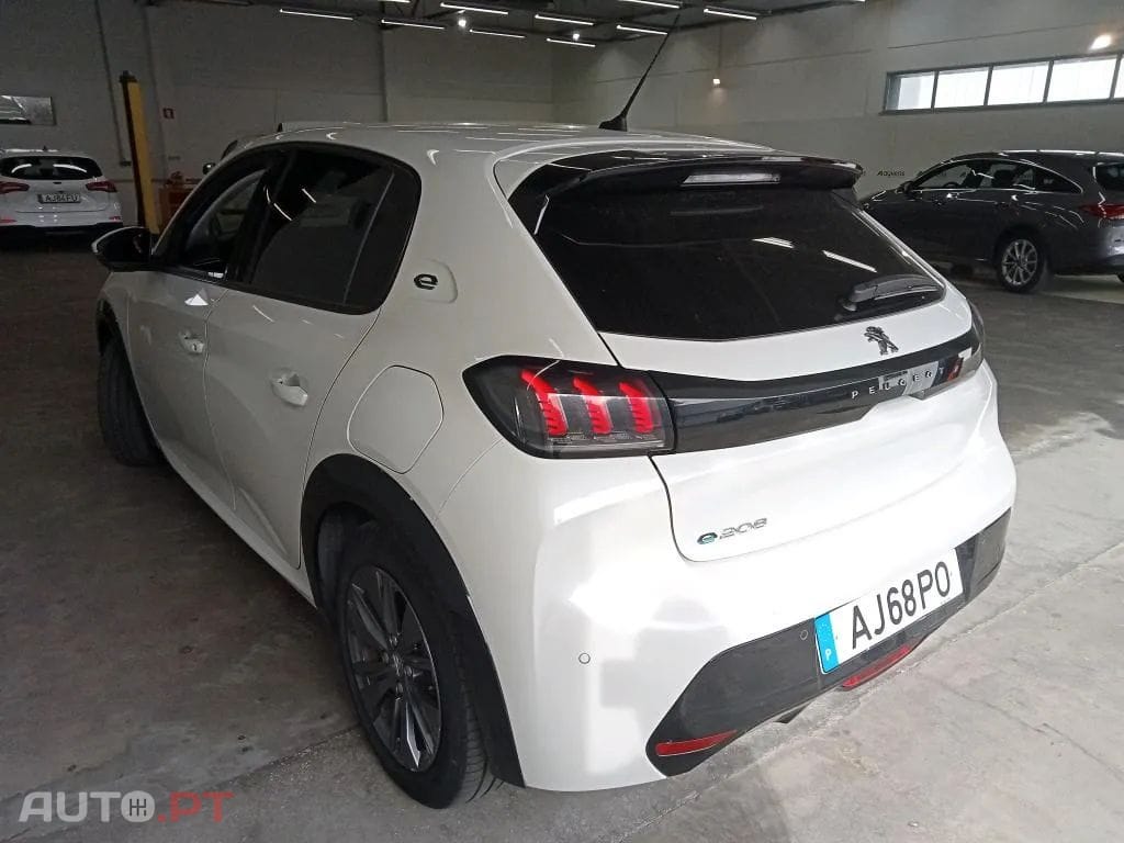 Peugeot E-208 50 kWh Allure