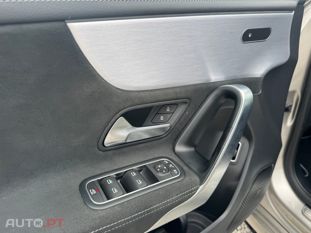 Mercedes-Benz A 250 e AMG Line
