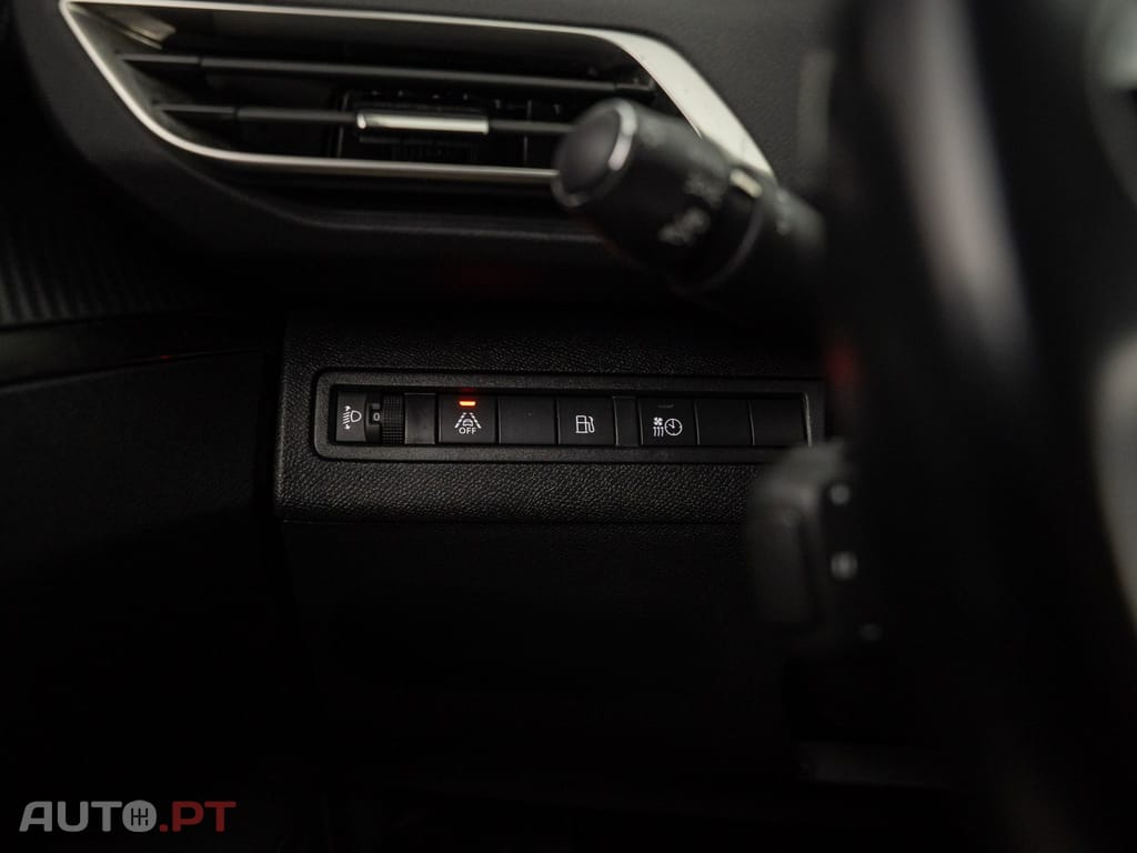 Peugeot 3008 1.6 Hybrid Allure e-EAT8