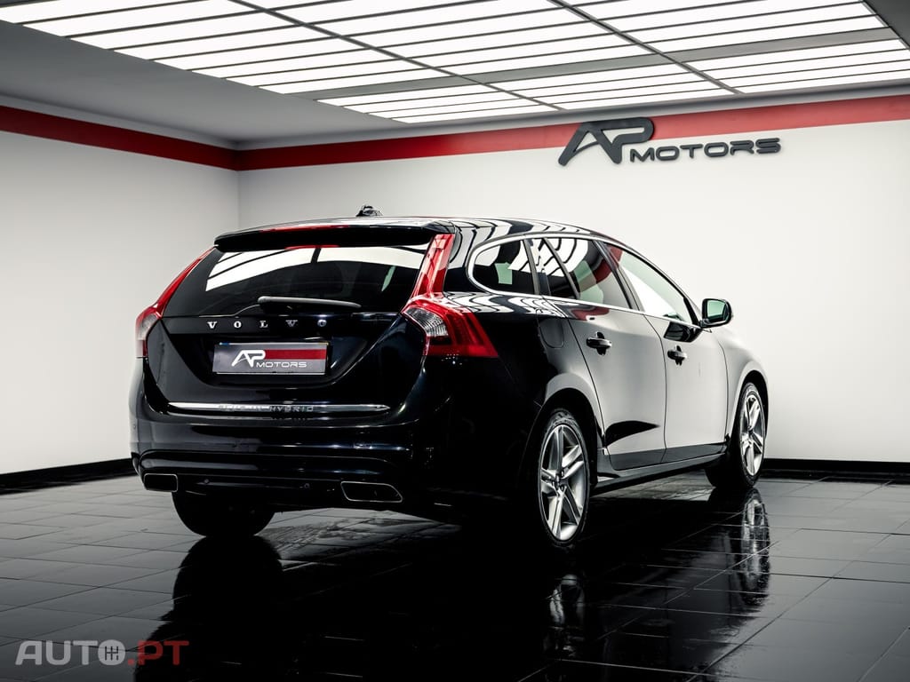 Volvo V60 2.4 D6 Momentum AWD Phev