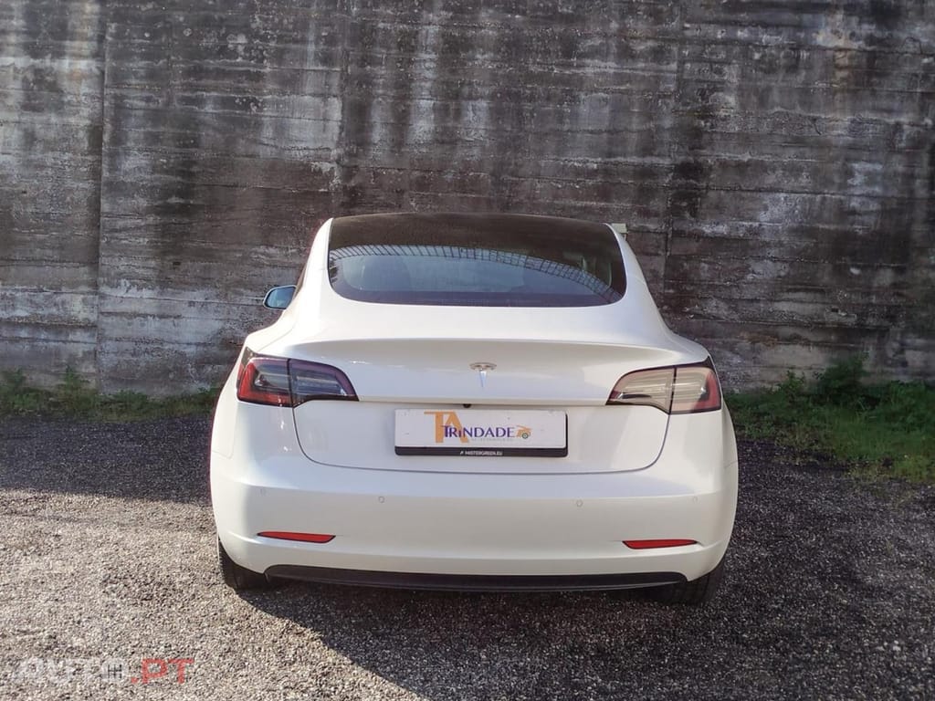 Tesla Model 3 Standard Range Plus RWD